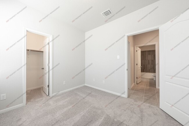 Photo - 711 Friars Lndg Dr