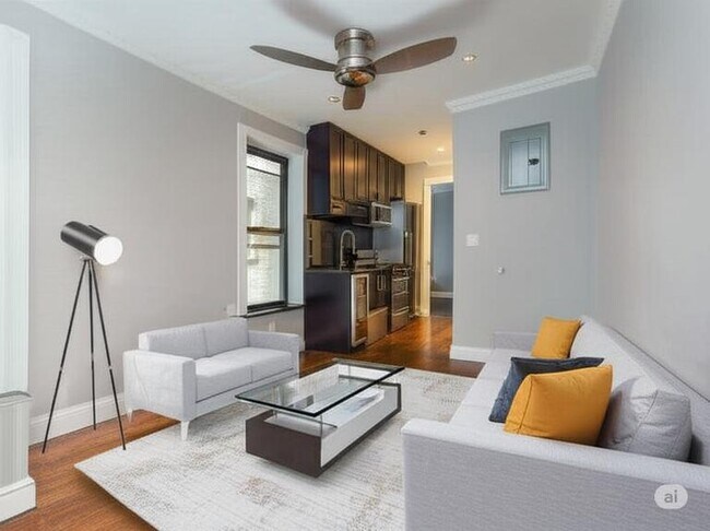 Building Photo - 314 E 106th St Rental