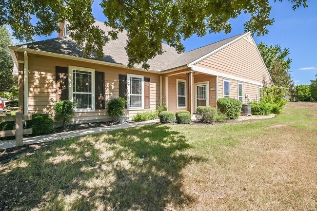 Photo - 111 Nassau Cir