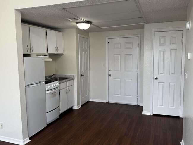 Photo - 103 E Central Ave