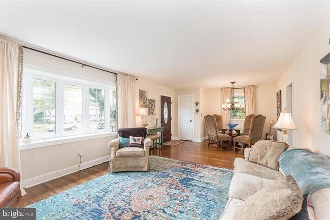 Photo - 523 Wayne Ave