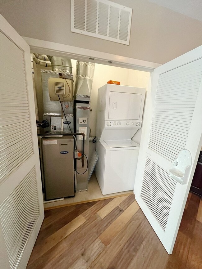 Photo - 1075 W Roosevelt Rd Unit 303