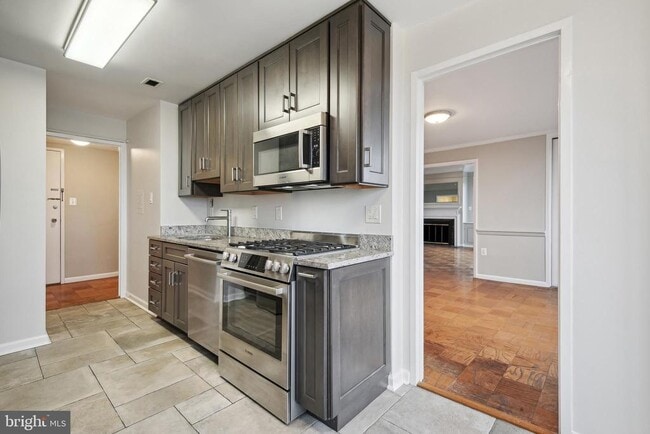 Photo - 10401 Grosvenor Pl Unidad 1624