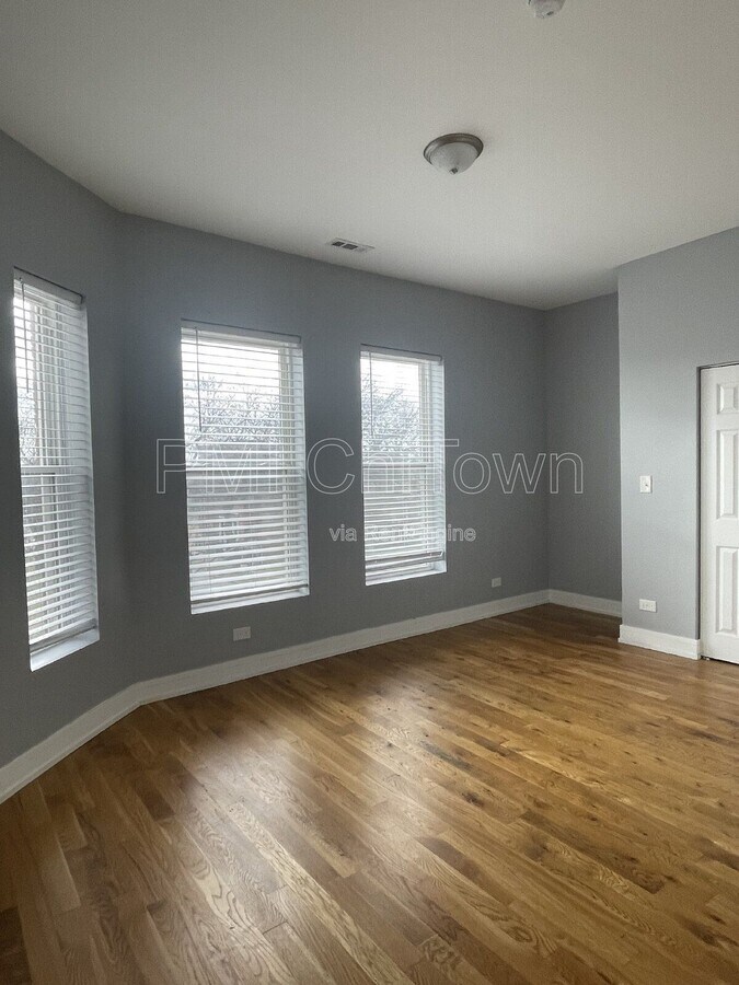 Photo - 4957 S Calumet Ave Unit 2