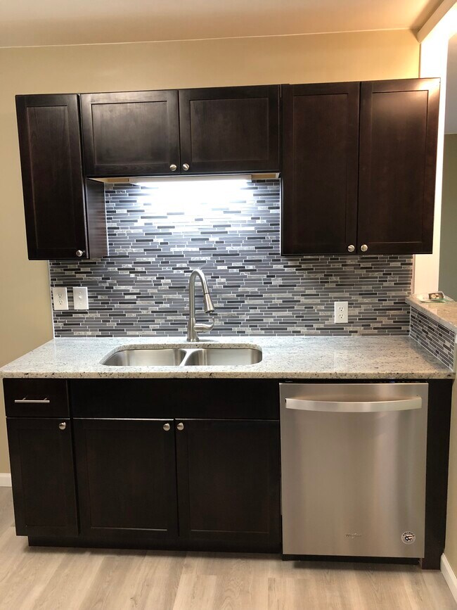 Photo - 1807 S Lynnwood Dr