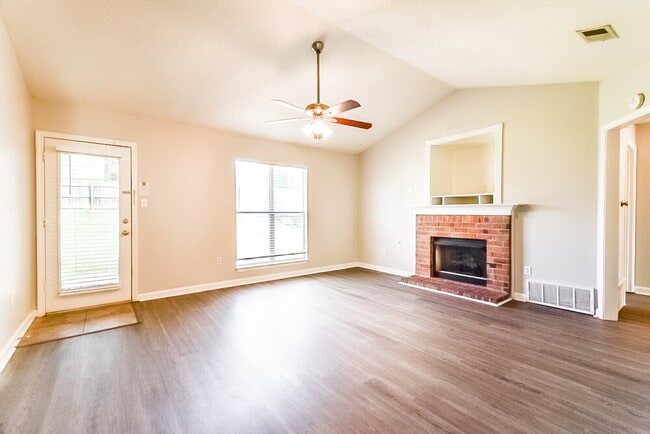 Photo - 7845 Sarah Ann Dr S