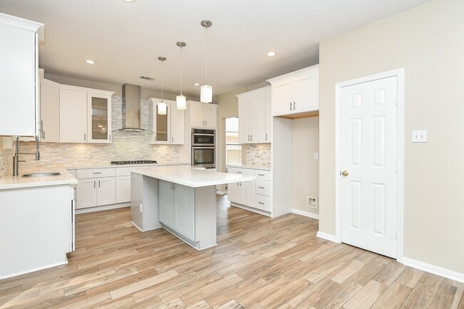 Building Photo - 215 Windrift Ct