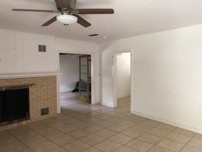 Photo - 2235 NW 5th Pl