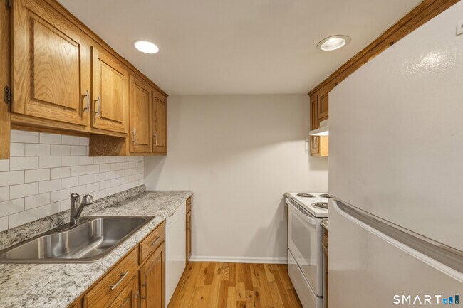 Photo - 183 Livingston Pl Unit 12