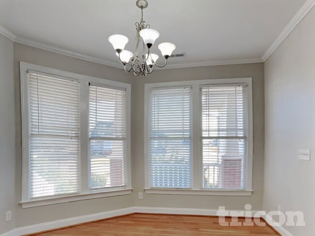 Photo - 140 Golden Oats Dr