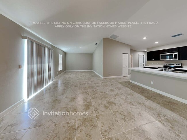 Photo - 558 Oldenberg St SW