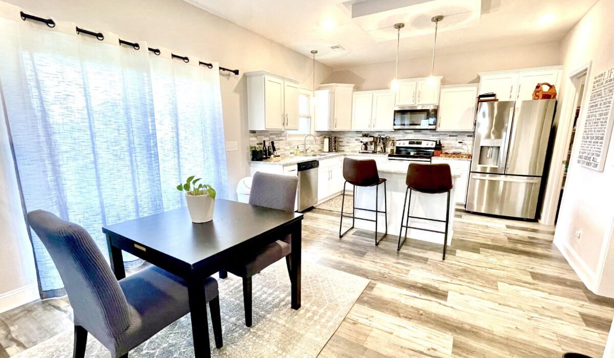 Photo - Beautiful open concept home in Autumn Creek!