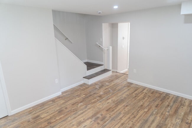 Photo - 520 East Ave