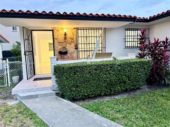 Building Photo - 1143 NW 32nd Ave