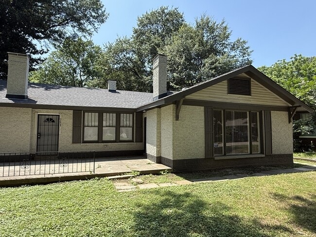 Photo - 753 N Evergreen St