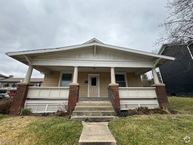 Building Photo - 171 W Main St Rental