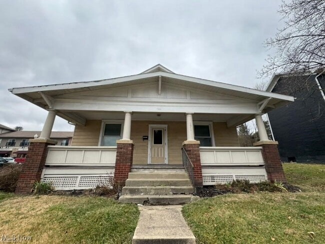 Photo - 171 W Main St House