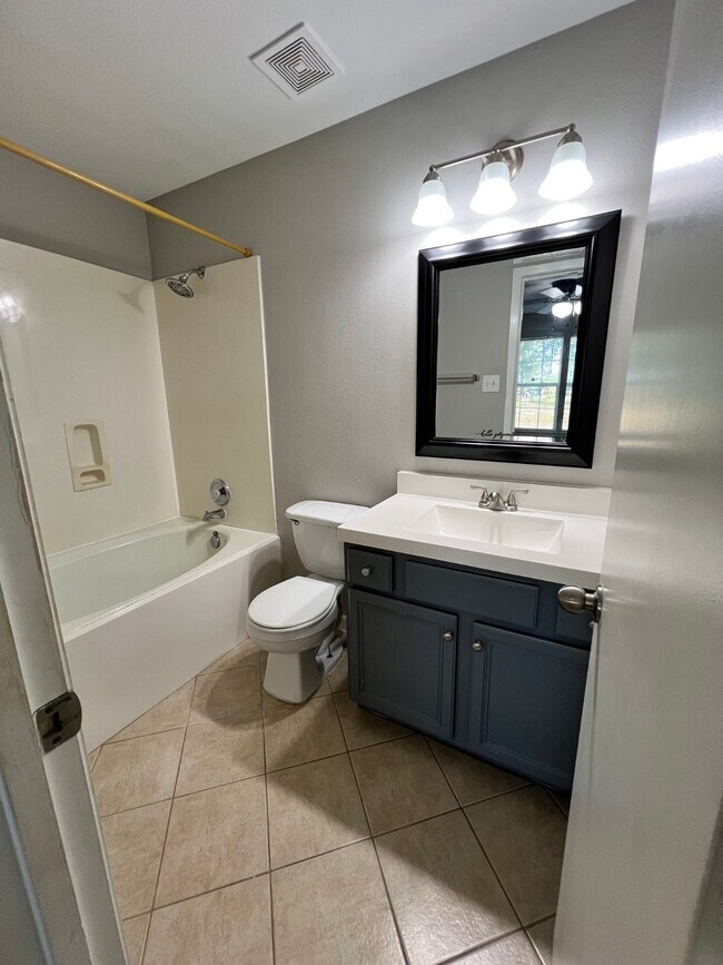 Photo - 11711 Chanteloup Dr