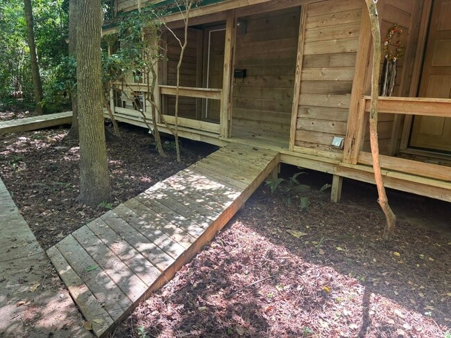 Building Photo - 307 Vantage Point Ln