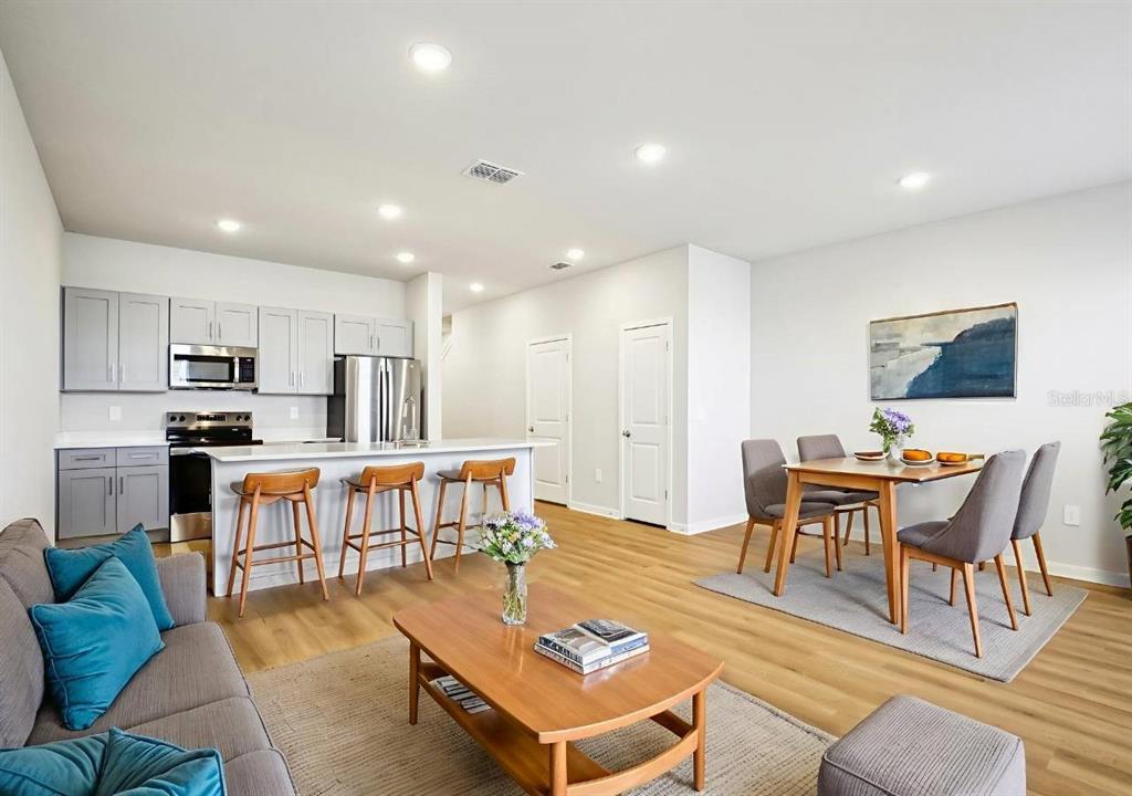 Photo - 9106 93RD Run