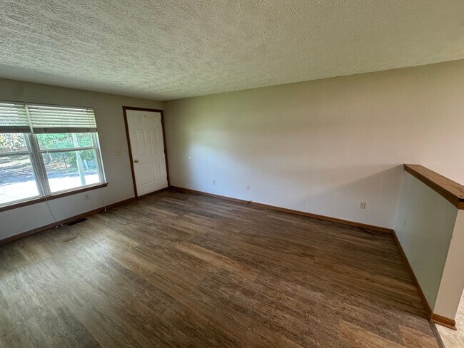 Photo - 639 W Highland Ave