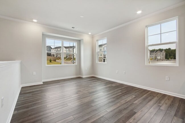 Photo - 356 Devon Clfs Dr