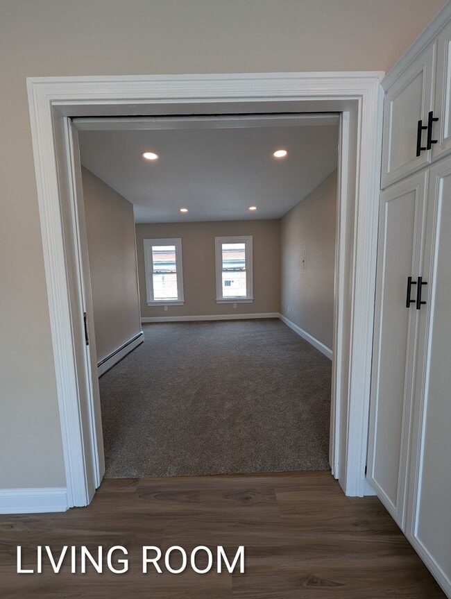 Sala de estar - 48 E Main St Unidad 2