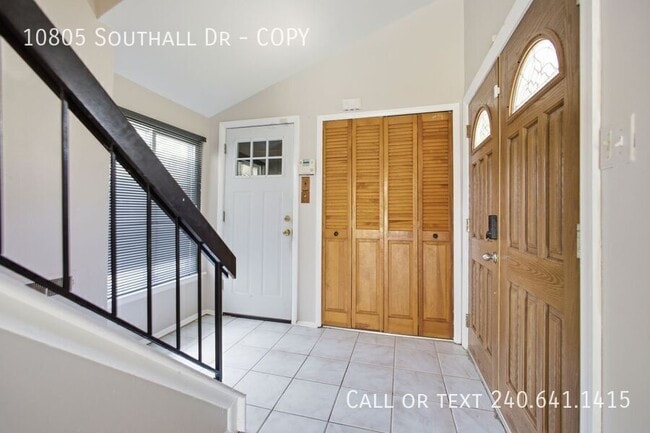 Photo - 10805 Southall Dr