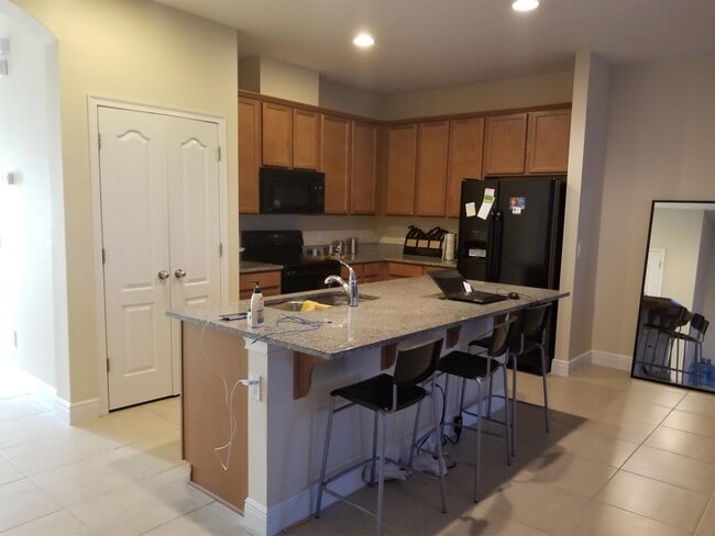 8615 Via Trieste Dr