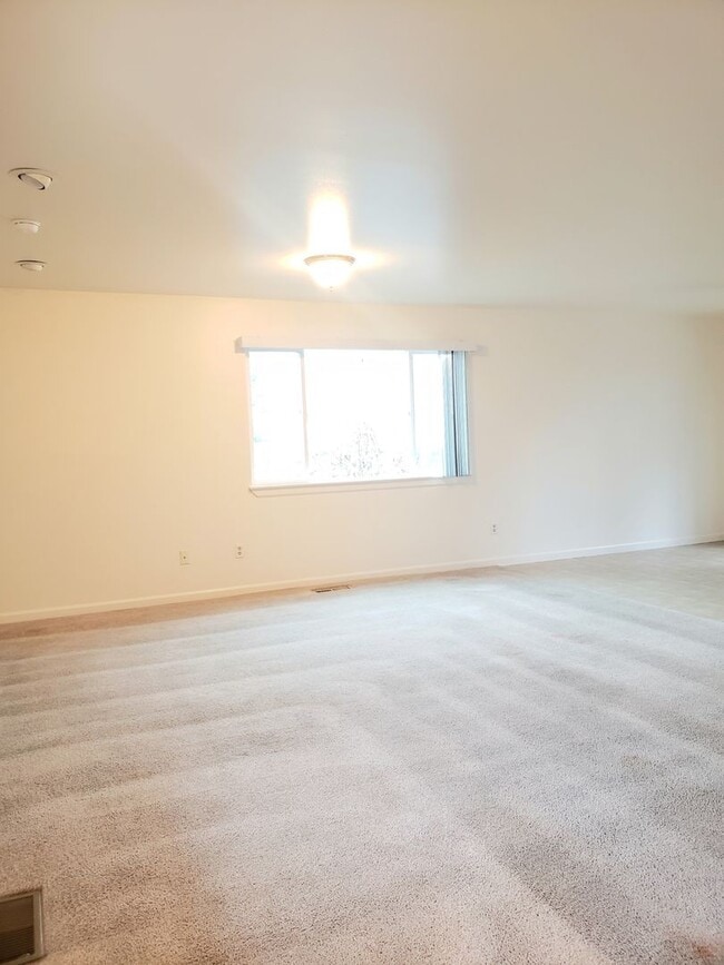 Photo - 909 Gellatly Ave Unit 909 Gellatly #1