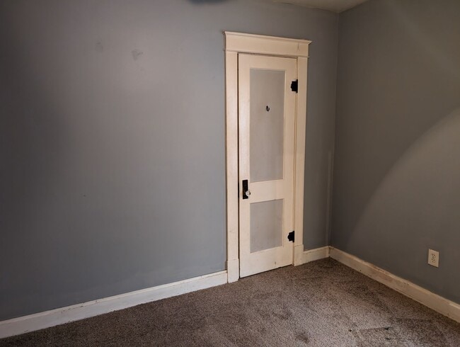 Photo - 310 E College St