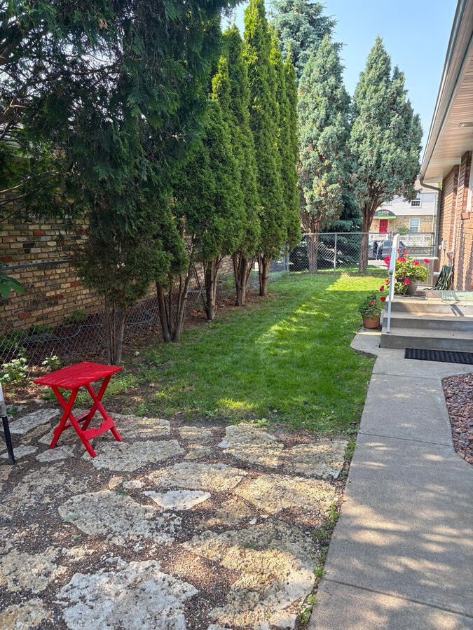 side yard and garden space - 1794 Ford Pky Townhome