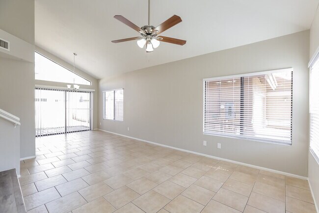 Photo - 18421 N 44th Pl