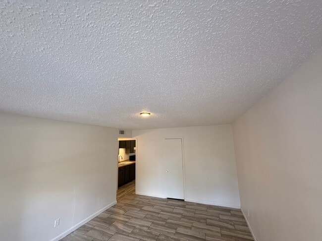 Photo - 911 Harris Dr