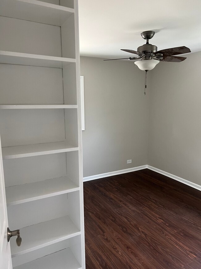 Photo - 1050 W Touhy Ave Unit 2