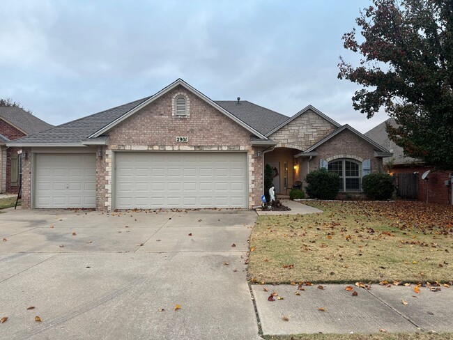 Building Photo - Spacious Home + North Edmond + 3 bedrooms + Study + Edmond Schools + Storm Shelter