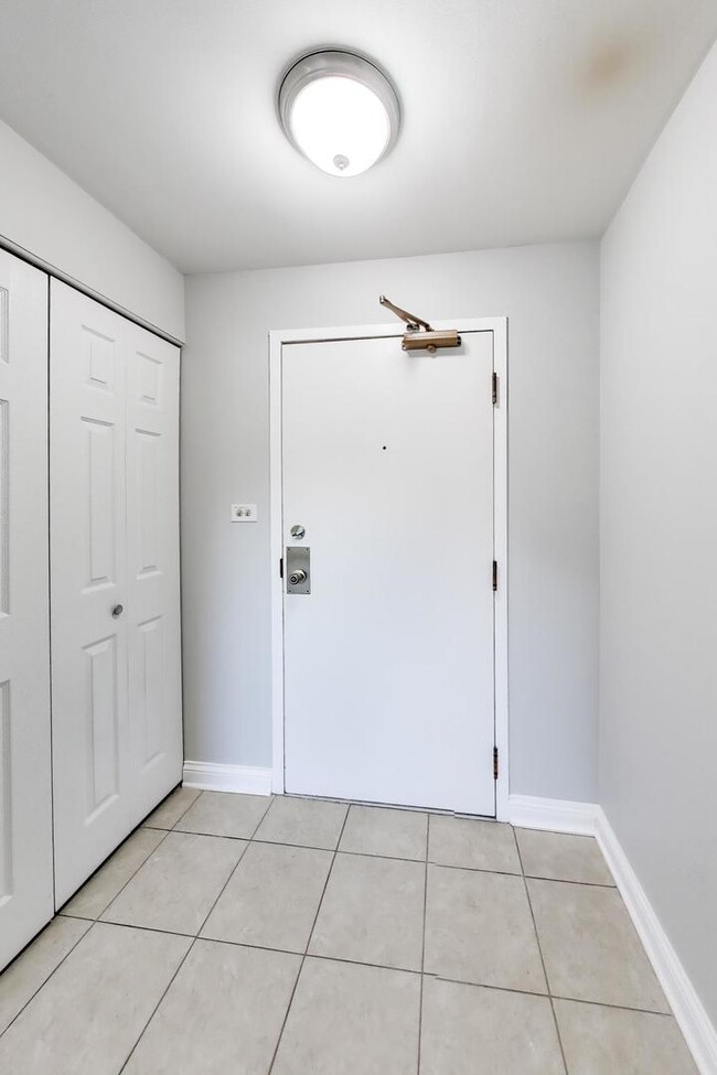 Photo - 6340 Americana Dr Unit 118