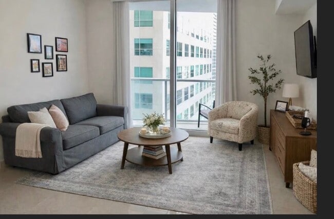 185 SW 7th St Unit 1906