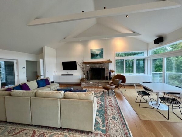 3 E Pasture Way