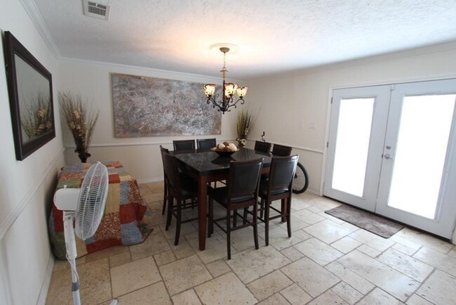 Photo - 6517 Sivley St