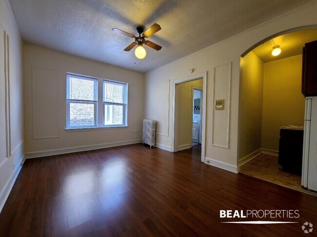 Building Photo - 0 bedroom in CHICAGO IL 60657 Unit 307 Rental