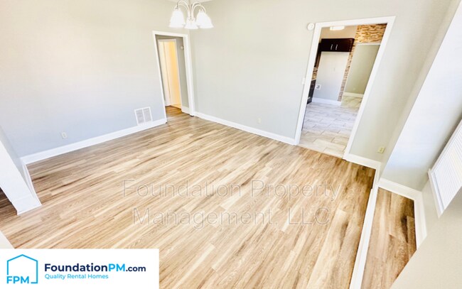 Photo - 888 Looney Ave