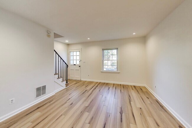 Photo - 1716 East-West Hwy Unit 1716