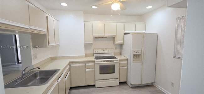 3529 NW 94th Ave Unit 5B