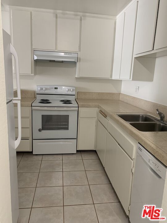 Photo - 1820 S Bentley Ave Unit 106