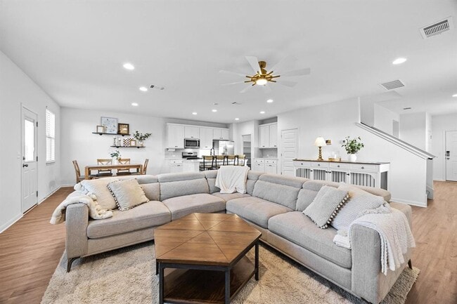 Photo - 7002 Nijinsky Dr House