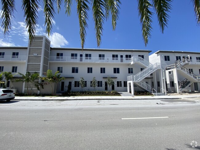 Building Photo - 10300 NW 66th St Unit 109 Rental