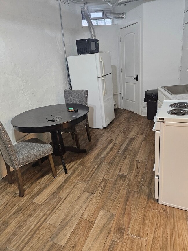 Photo - 2611 W Peterson Ave Unit B2