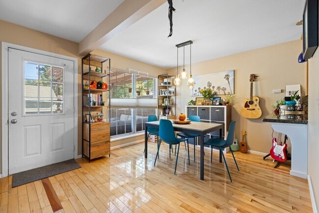 Photo - 2780 Perry St