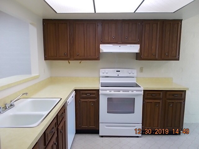 Photo - 2525 E Prince Rd